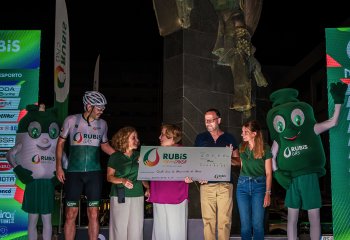 Rubis pedala 401 quilómetros na noite do Maia Urban Race